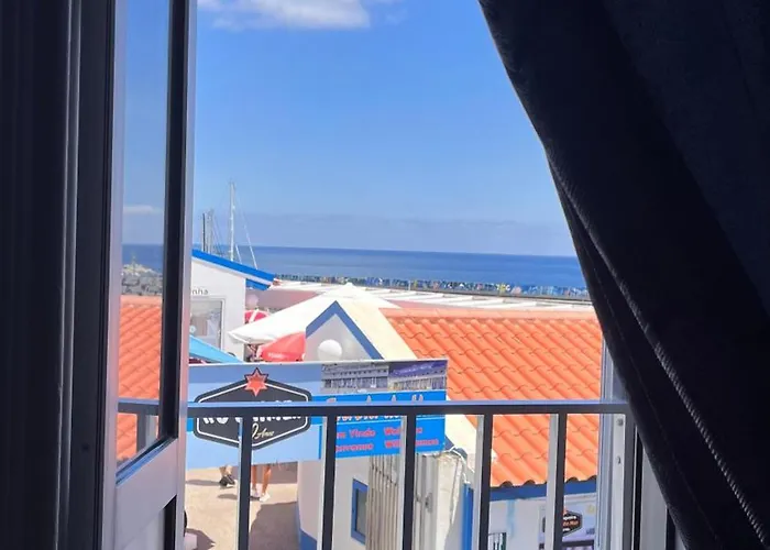 Paraiso Azul, Al